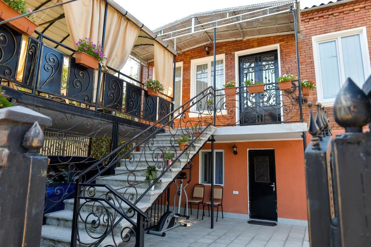 Отель Guest House Mizandari Кутаиси-39