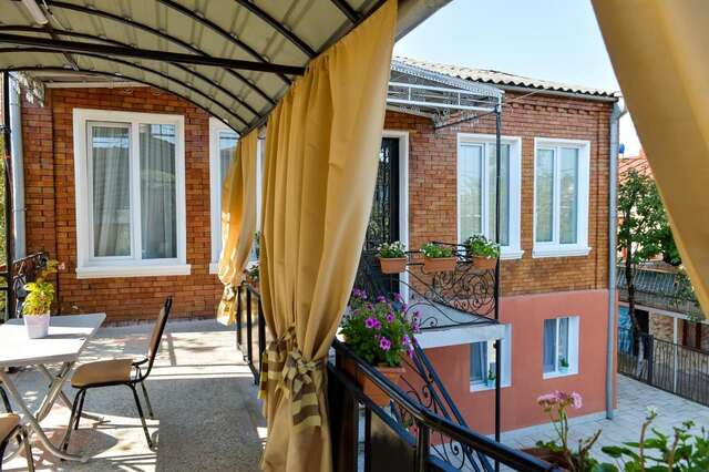 Отель Guest House Mizandari Кутаиси-36